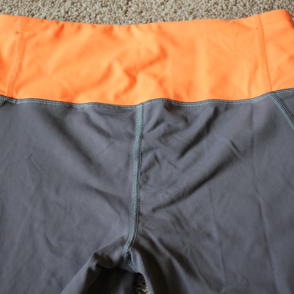 VSX Sport Victoria's Secret Yoga Capri Leggings - Picture 4 of 5